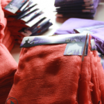 厂家批发鬼节大网格多种颜色色织稀网纱布独立包装装饰用纱布