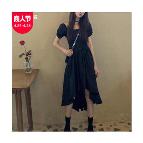 赫本风小黑裙子女连衣裙设计感小众法式复古方领泡泡袖不规则长裙
